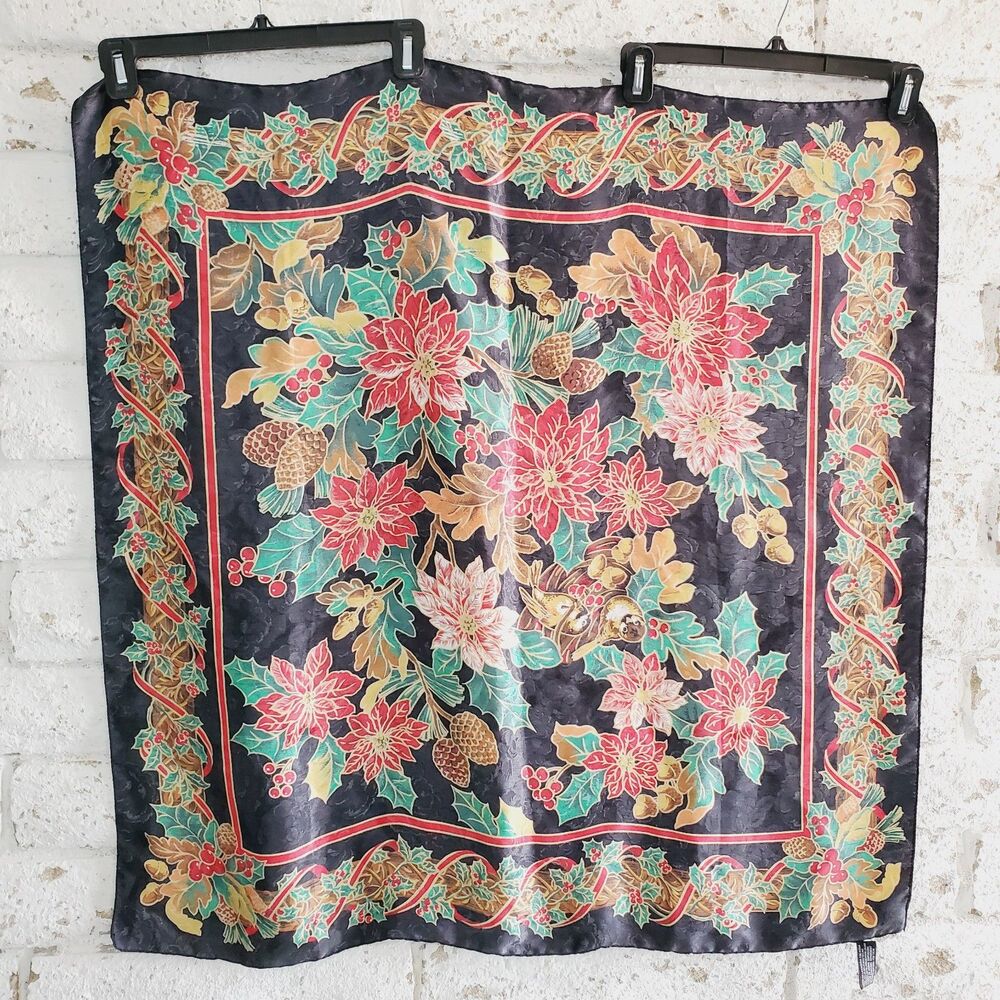 VTG Womens Christmas Scarf Poinsettia Acorn Red Green Holiday Scarves - Picture 6 of 7